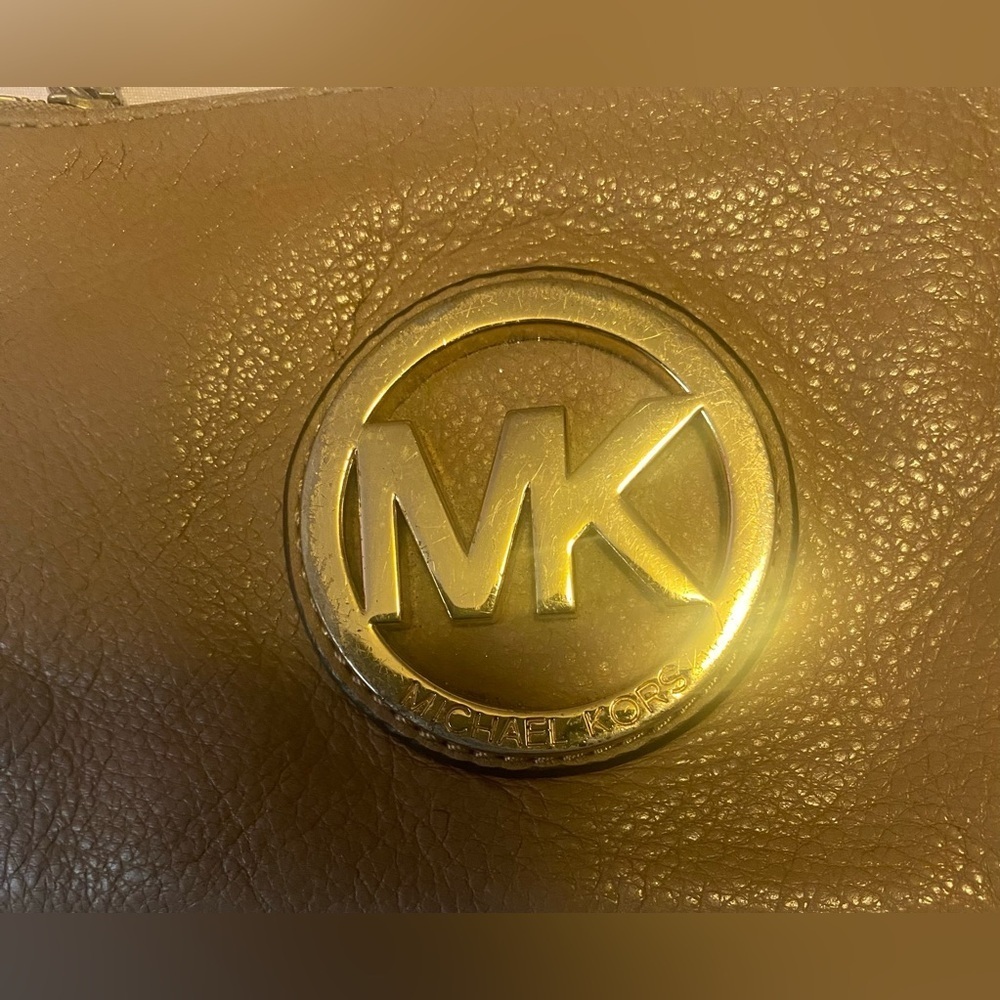 Michael Kors Gold Wristlet - Picture 4 of 8